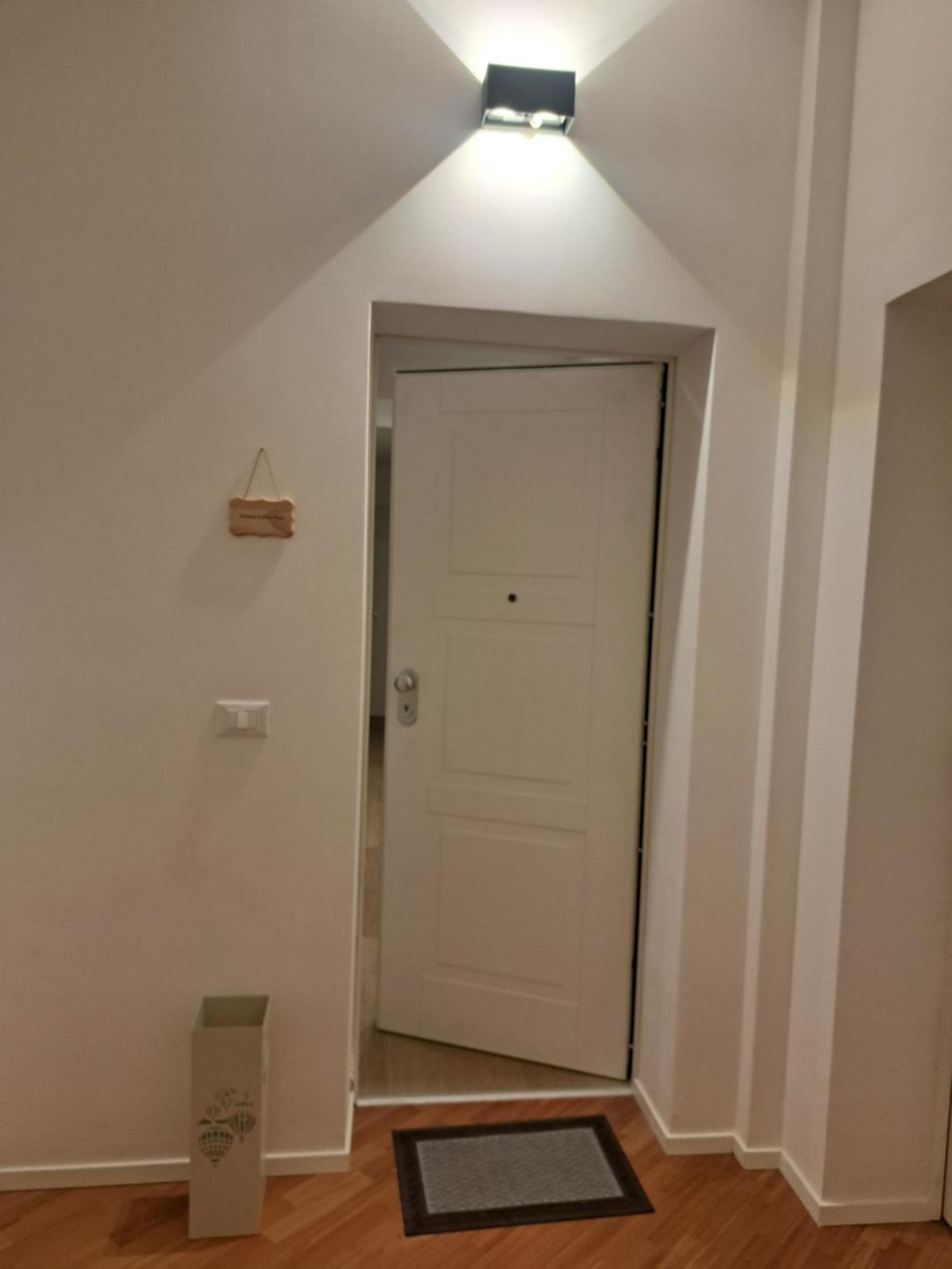 Appartamento Dimoralexis, The House In Front Of Vatican's Walls